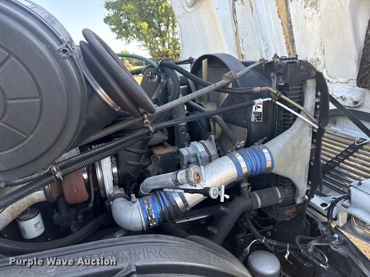 image for item DJ7766 2002 Freightliner Century Class semi truck