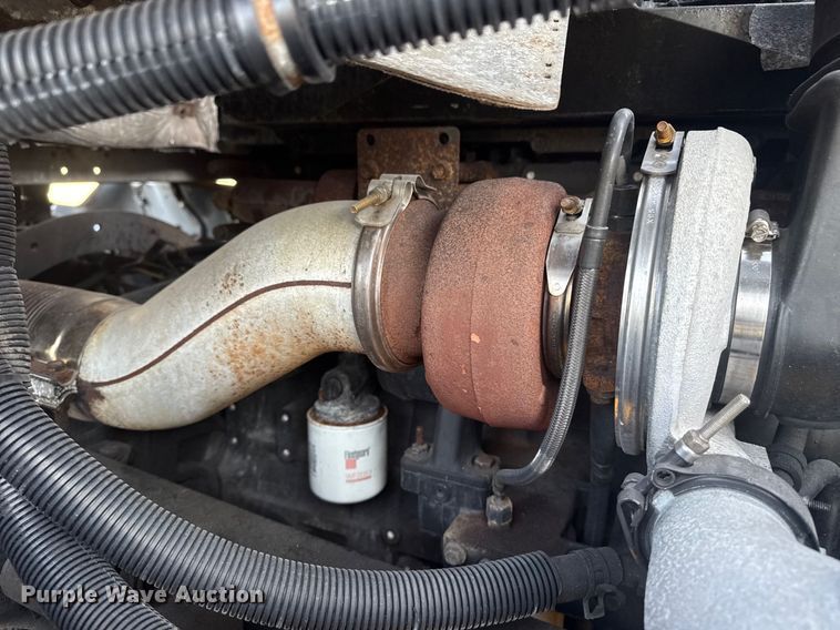 image for item DJ7766 2002 Freightliner Century Class semi truck