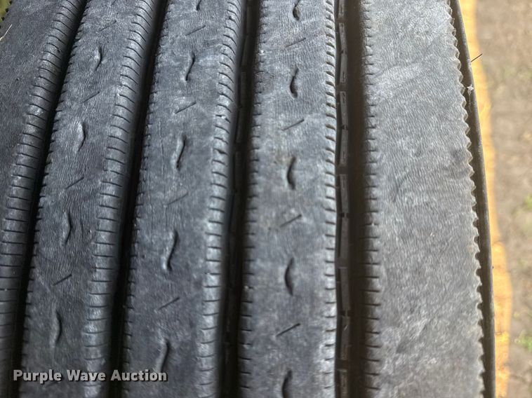 image for item DJ7766 2002 Freightliner Century Class semi truck