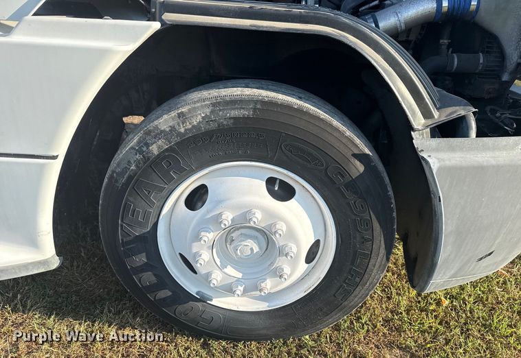 image for item DJ7766 2002 Freightliner Century Class semi truck