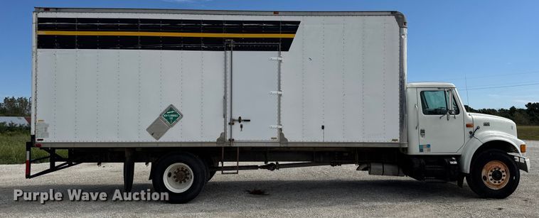 image for item DO2223 1998 International 4900 box truck