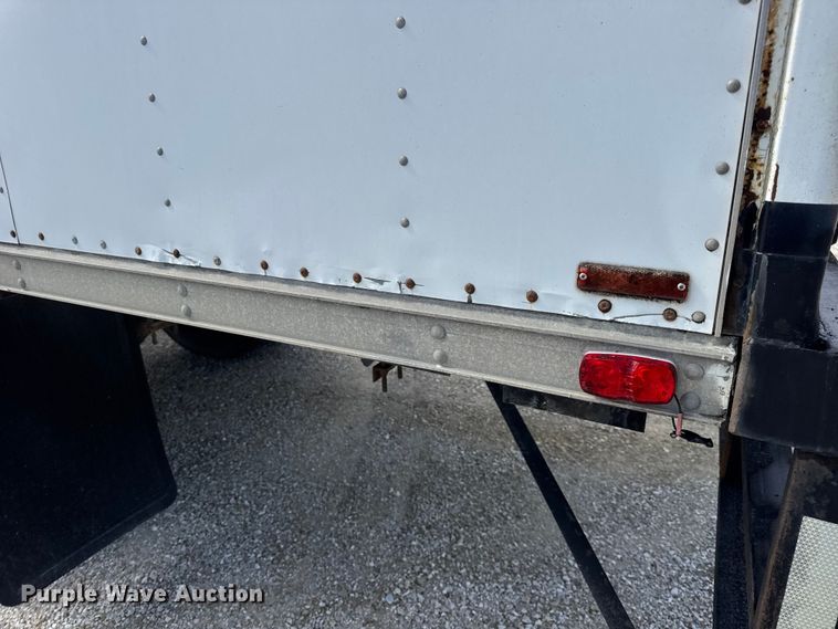 image for item DO2223 1998 International 4900 box truck