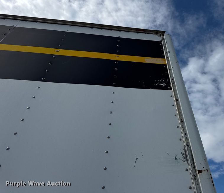 image for item DO2223 1998 International 4900 box truck