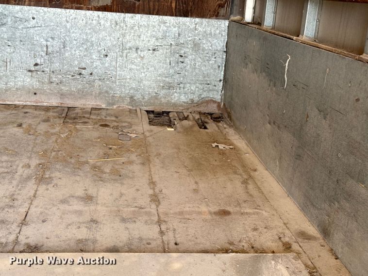 image for item DO2223 1998 International 4900 box truck