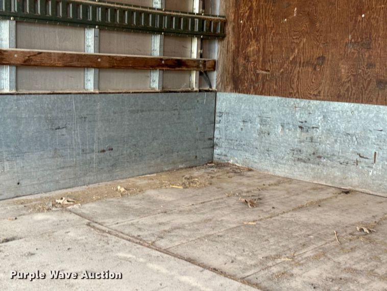 image for item DO2223 1998 International 4900 box truck