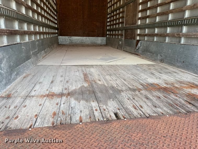 image for item DO2223 1998 International 4900 box truck