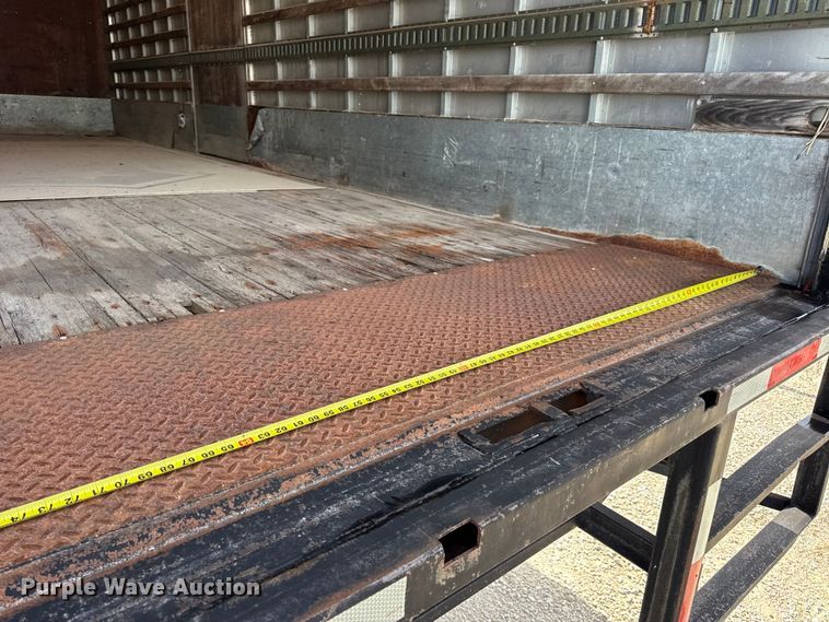 image for item DO2223 1998 International 4900 box truck