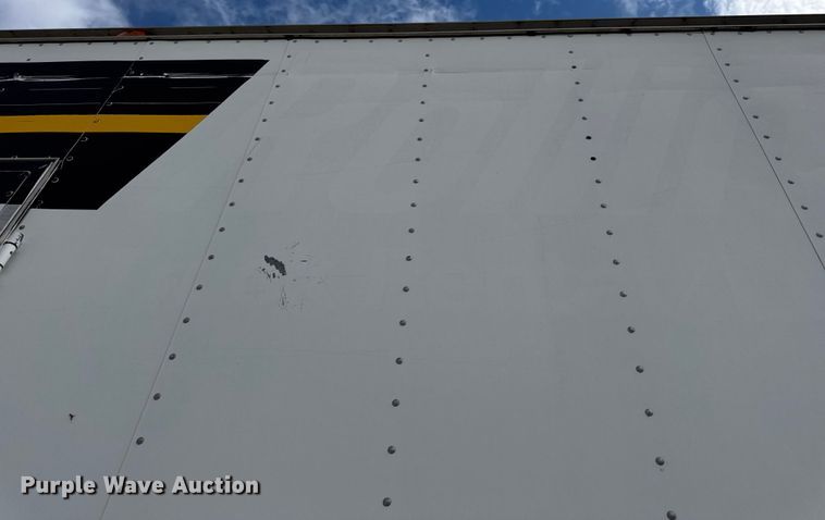 image for item DO2223 1998 International 4900 box truck