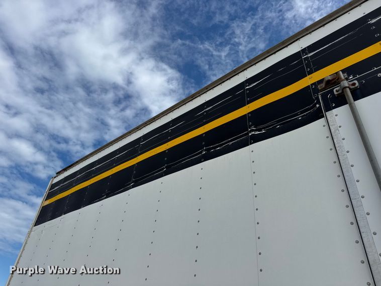 image for item DO2223 1998 International 4900 box truck