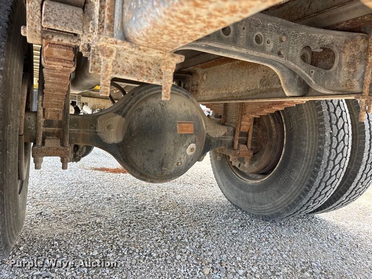 image for item DO2223 1998 International 4900 box truck