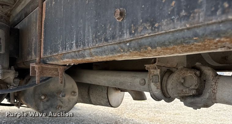 image for item DO2223 1998 International 4900 box truck