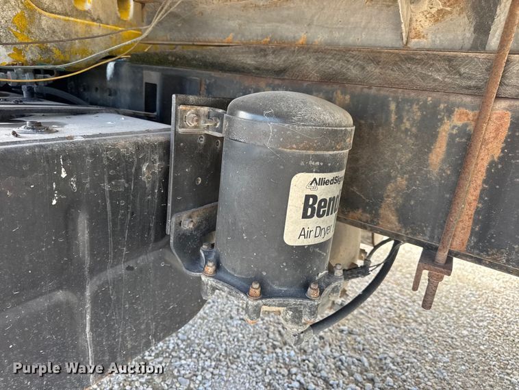 image for item DO2223 1998 International 4900 box truck