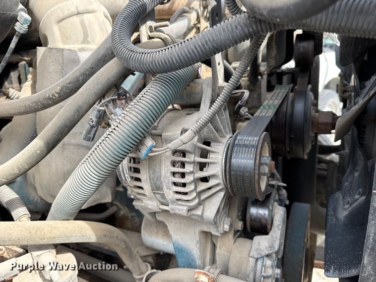 image for item DO2223 1998 International 4900 box truck