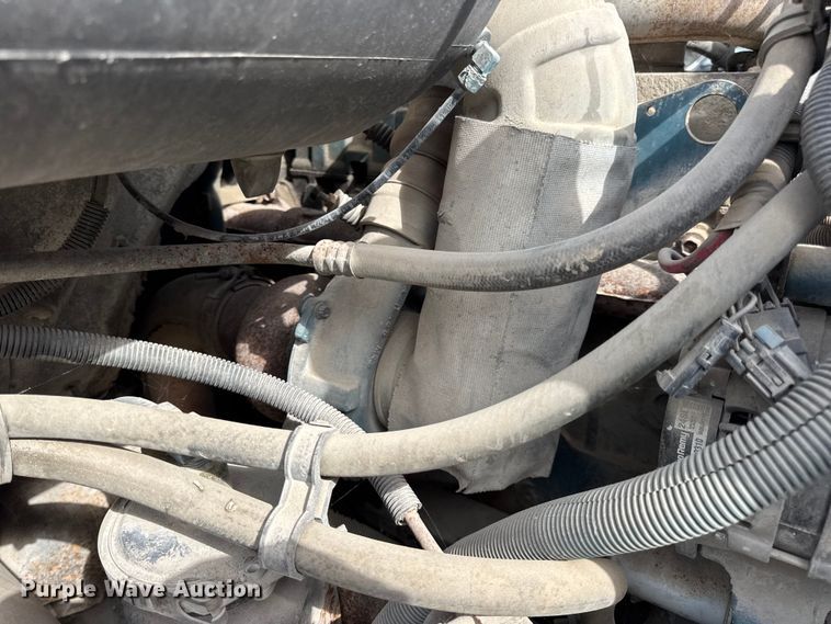 image for item DO2223 1998 International 4900 box truck