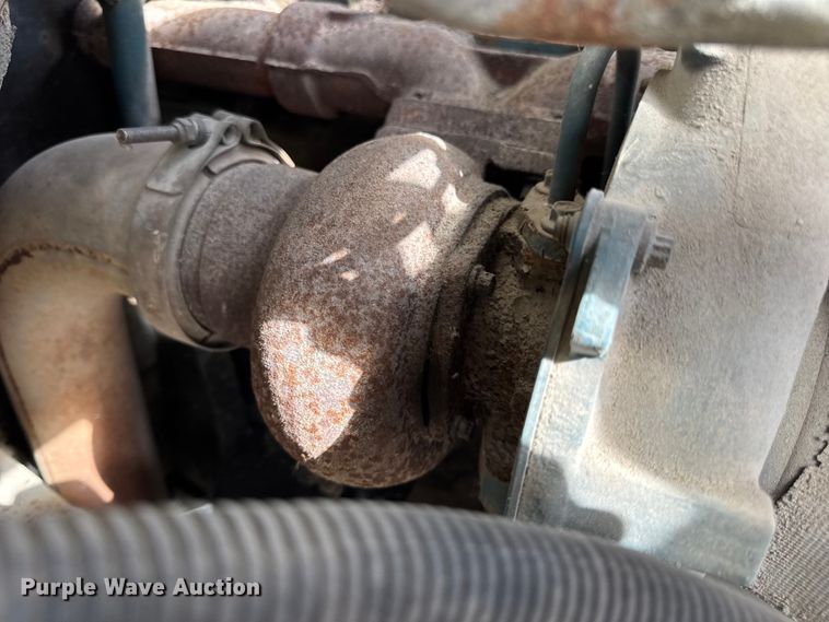 image for item DO2223 1998 International 4900 box truck