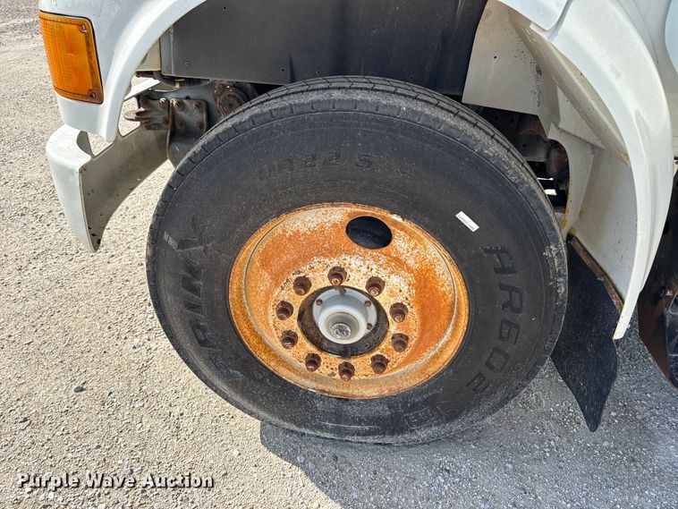 image for item DO2223 1998 International 4900 box truck