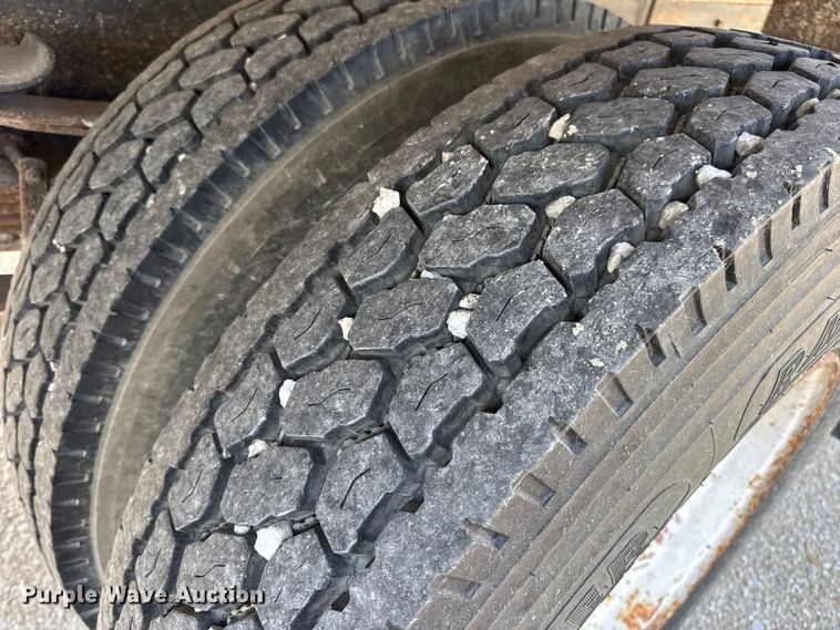 image for item DO2223 1998 International 4900 box truck