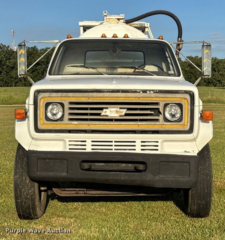 image for item DO2224 1978 Chevrolet C65 vacuum truck