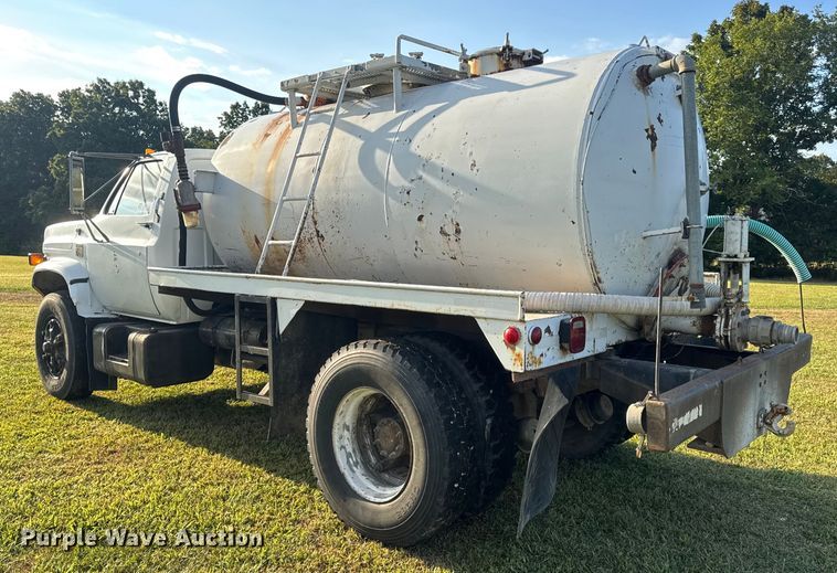 image for item DO2224 1978 Chevrolet C65 vacuum truck