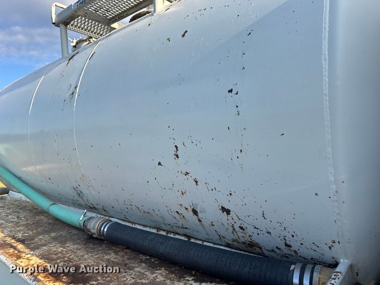 image for item DO2224 1978 Chevrolet C65 vacuum truck