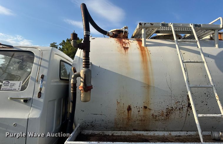 image for item DO2224 1978 Chevrolet C65 vacuum truck