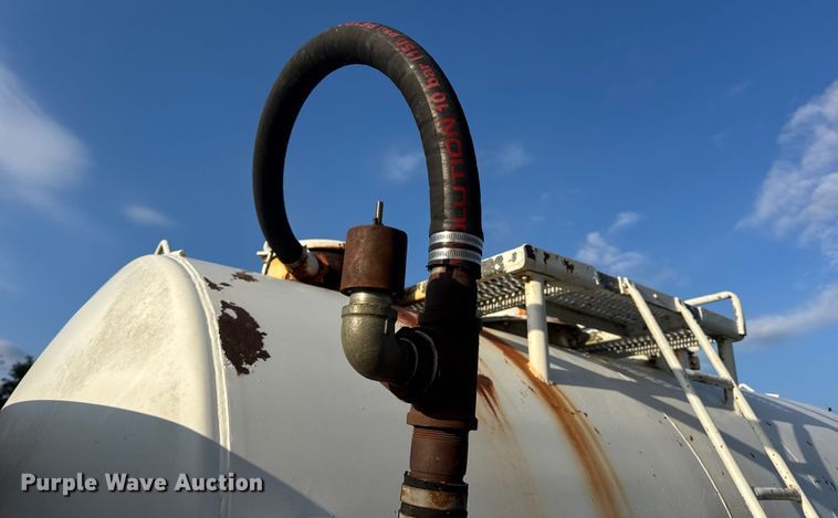 image for item DO2224 1978 Chevrolet C65 vacuum truck