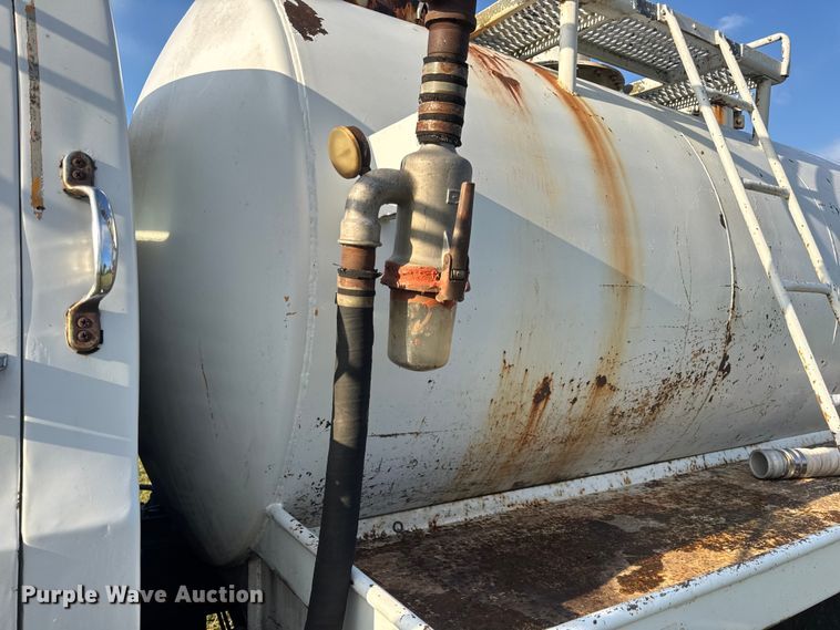 image for item DO2224 1978 Chevrolet C65 vacuum truck