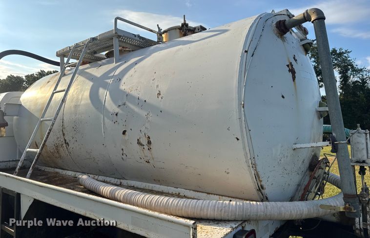 image for item DO2224 1978 Chevrolet C65 vacuum truck