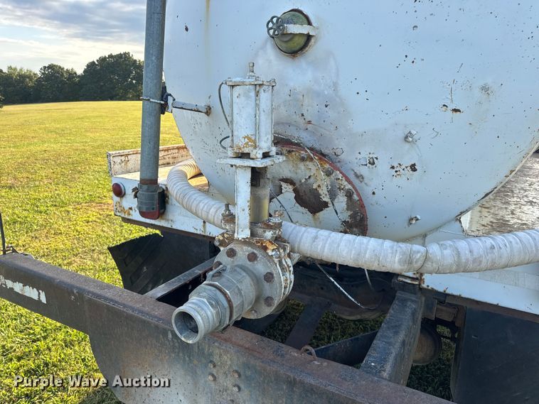 image for item DO2224 1978 Chevrolet C65 vacuum truck