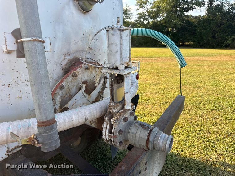 image for item DO2224 1978 Chevrolet C65 vacuum truck