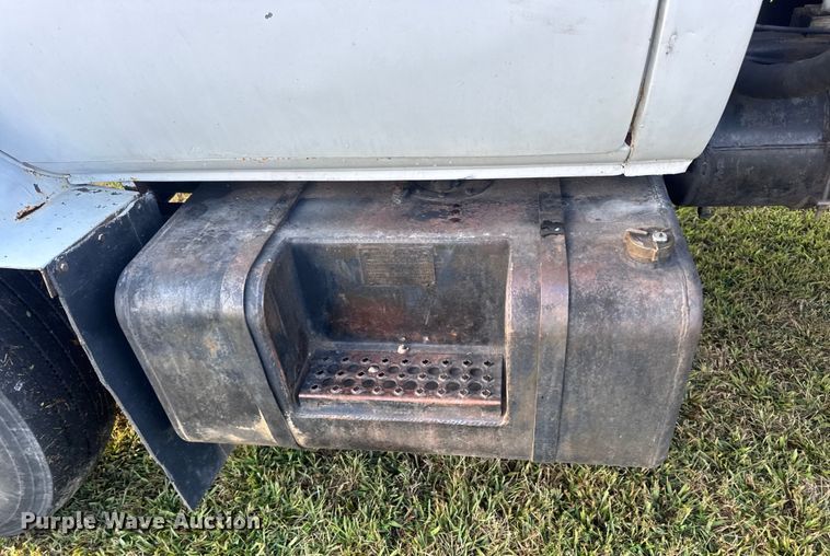 image for item DO2224 1978 Chevrolet C65 vacuum truck