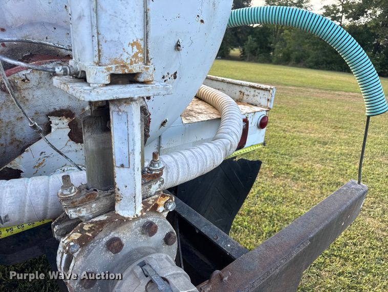 image for item DO2224 1978 Chevrolet C65 vacuum truck