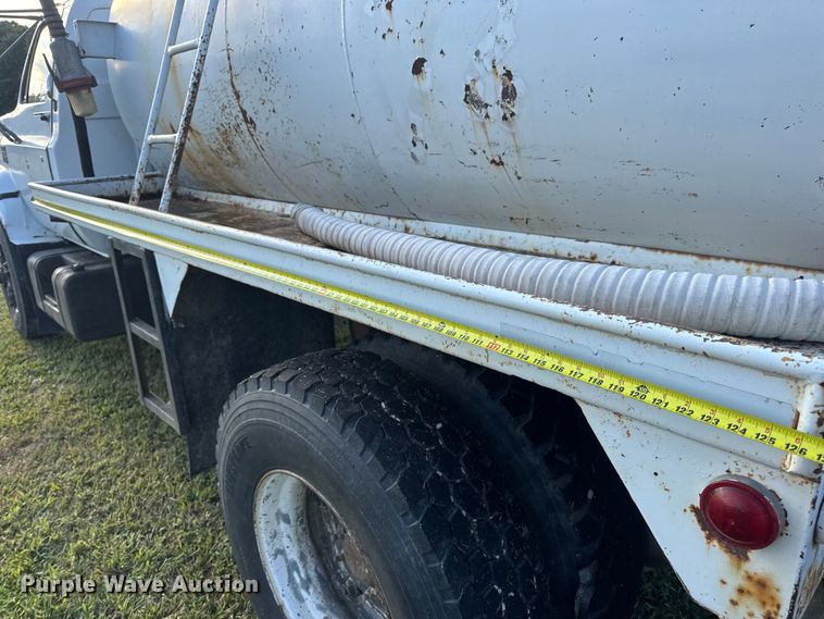 image for item DO2224 1978 Chevrolet C65 vacuum truck