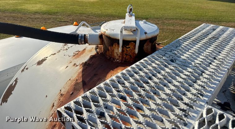 image for item DO2224 1978 Chevrolet C65 vacuum truck