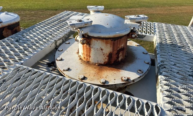 image for item DO2224 1978 Chevrolet C65 vacuum truck