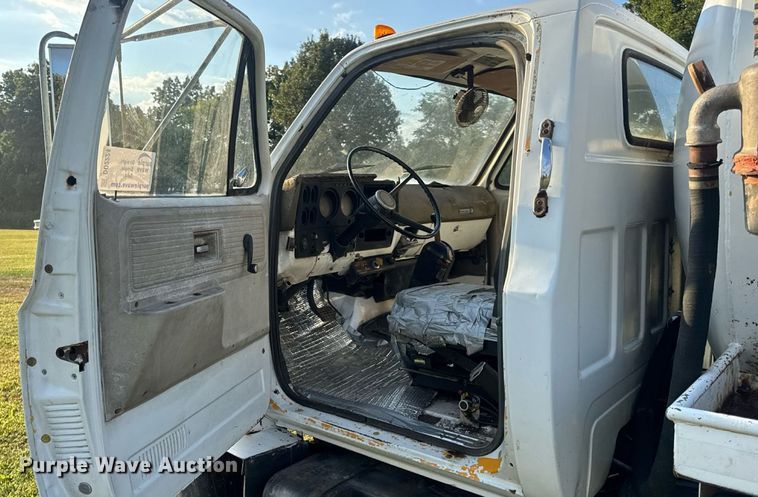 image for item DO2224 1978 Chevrolet C65 vacuum truck
