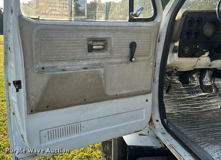 image for item DO2224 1978 Chevrolet C65 vacuum truck