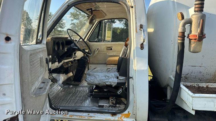 image for item DO2224 1978 Chevrolet C65 vacuum truck