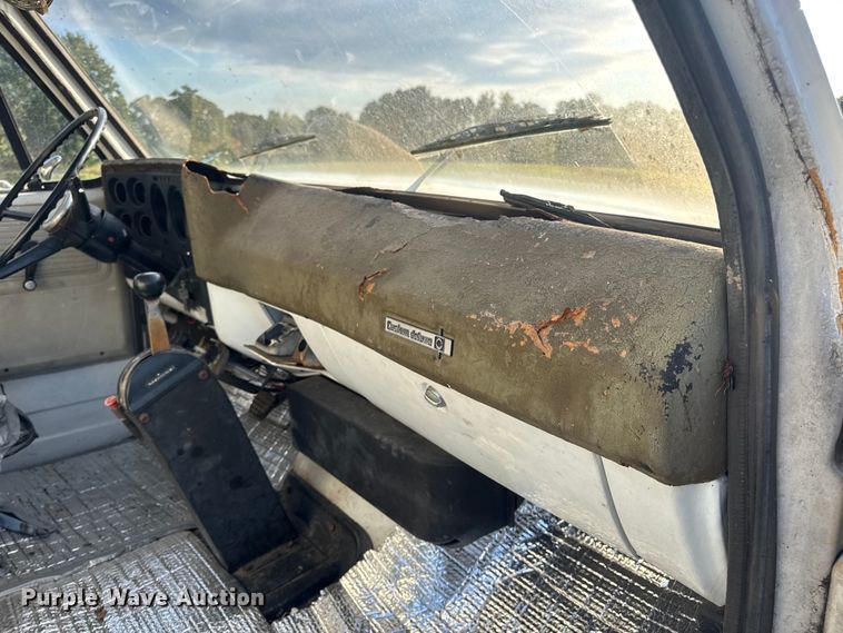 image for item DO2224 1978 Chevrolet C65 vacuum truck