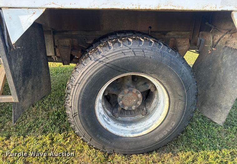 image for item DO2224 1978 Chevrolet C65 vacuum truck