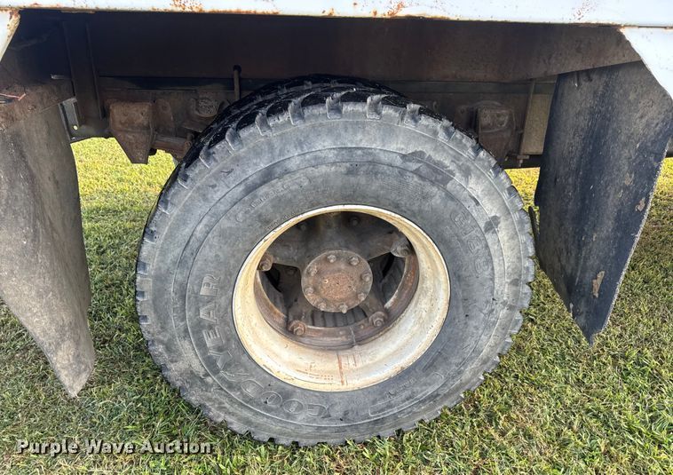 image for item DO2224 1978 Chevrolet C65 vacuum truck