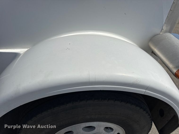 image for item DO2231 2000 Peterbilt 378 semi truck