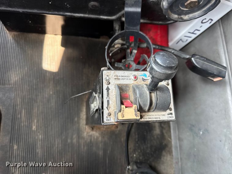 image for item DO2231 2000 Peterbilt 378 semi truck