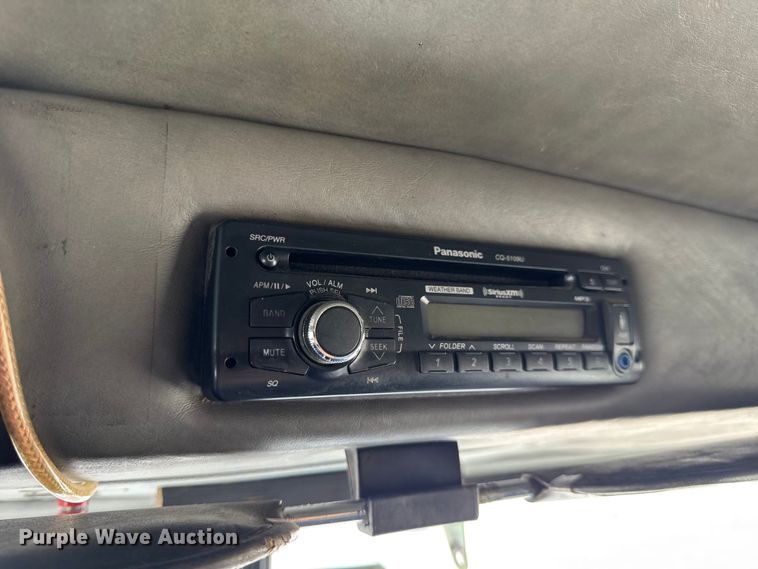 image for item DO2231 2000 Peterbilt 378 semi truck