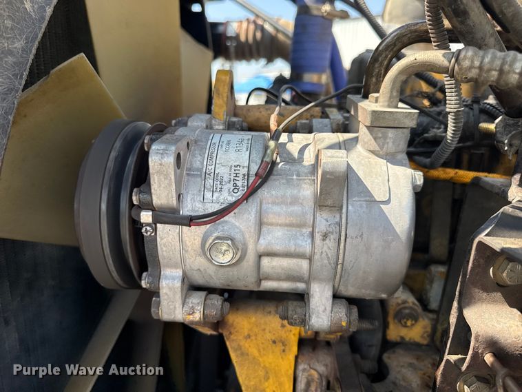 image for item DO2231 2000 Peterbilt 378 semi truck