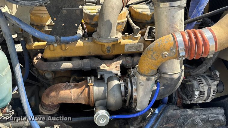 image for item DO2231 2000 Peterbilt 378 semi truck