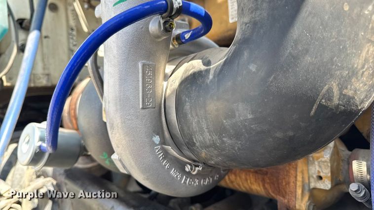 image for item DO2231 2000 Peterbilt 378 semi truck