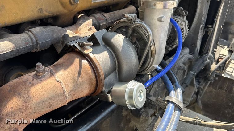 image for item DO2231 2000 Peterbilt 378 semi truck