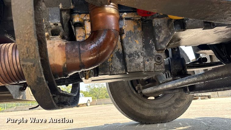 image for item DO2231 2000 Peterbilt 378 semi truck