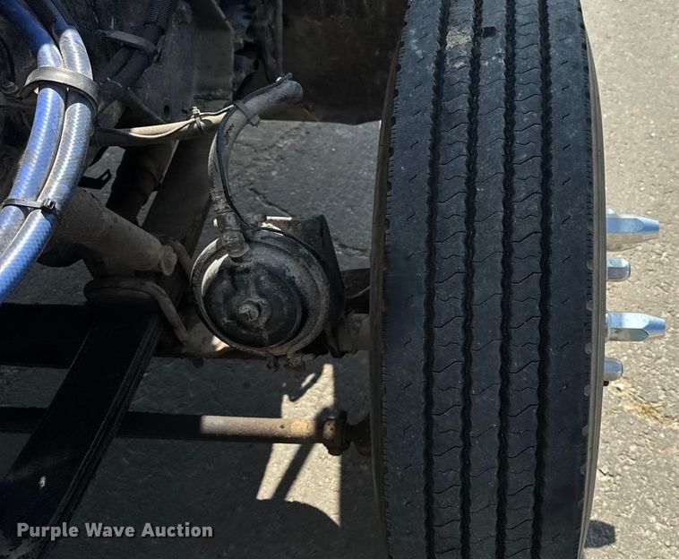 image for item DO2231 2000 Peterbilt 378 semi truck